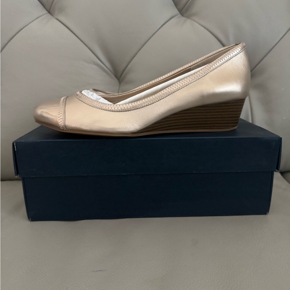 Cole Haan Elsie Cap Toe Wedge II, Soft Gold, Size 8.5, NWT - Picture 3 of 5